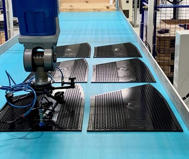 Plastic injection moulding replaces milling from block